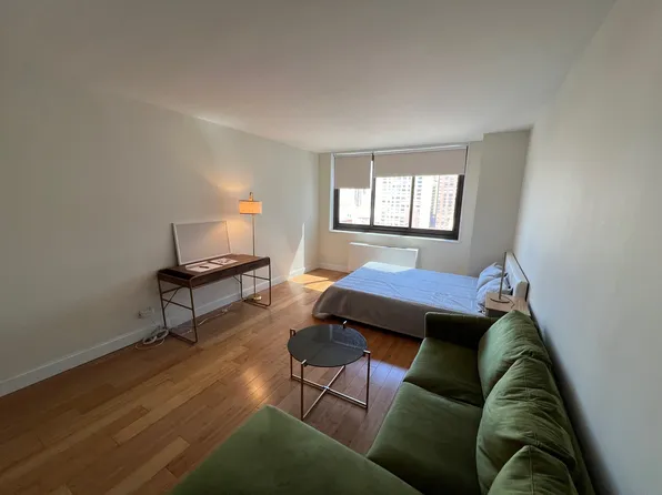 347 West 57th Street image 3 of 20