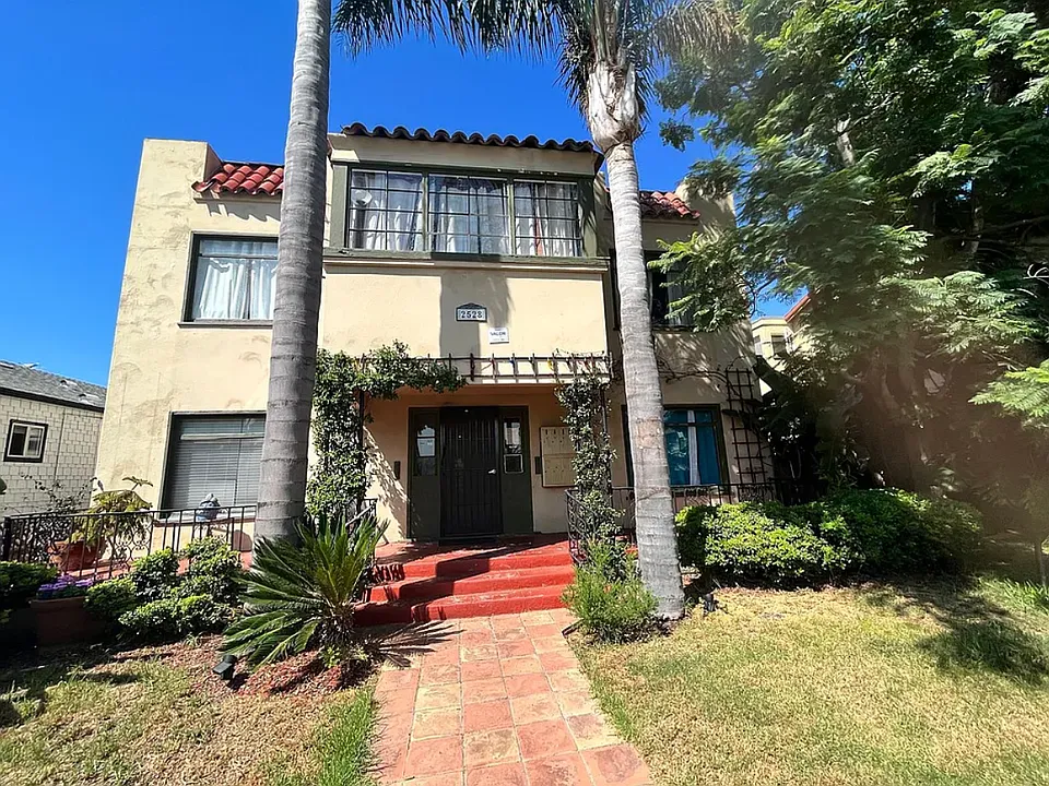 C Street Villas