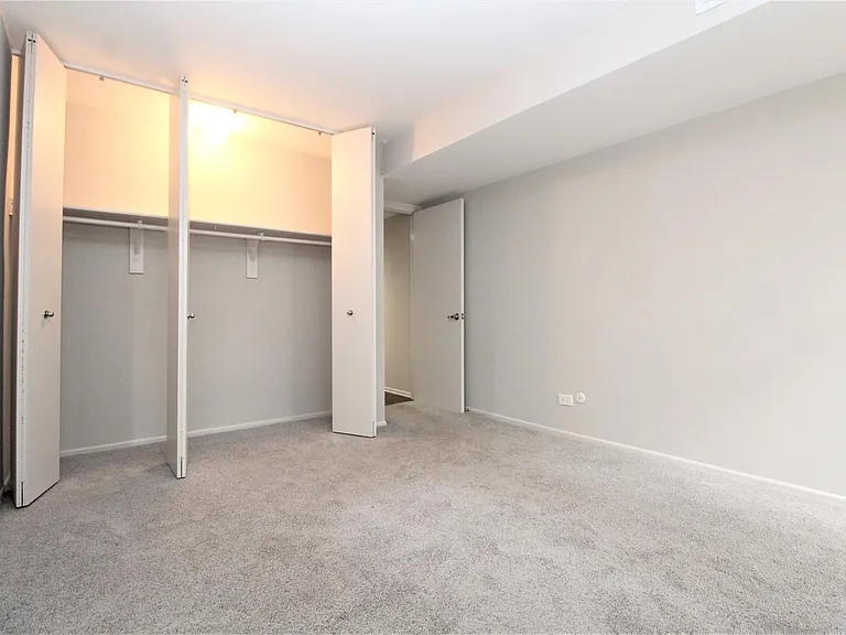 818 W Willow St #3C — Photo 16
