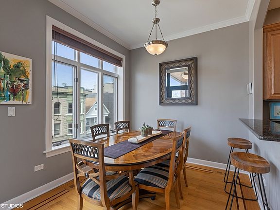 5th image of 2125 W Belmont Ave Unit 3W