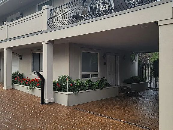 2nd image of 5460 Hyada Blvd NE