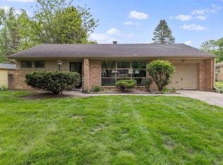 4208 Burrmont Rd, Rockford, IL 61107