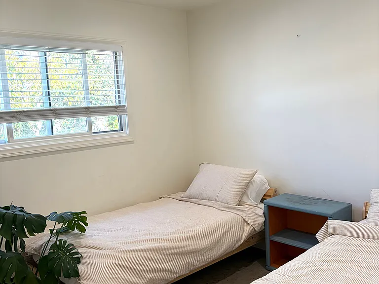 1370 Sterling Ave — Photo 10