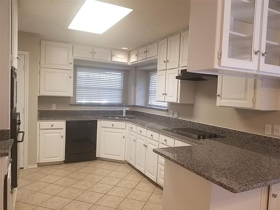 4th image of 4633 Hillside Dr