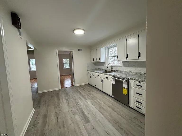 70 Chestnut St — Photo 2