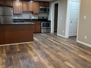 221 Waterbury Ct, Westland, MI 48186