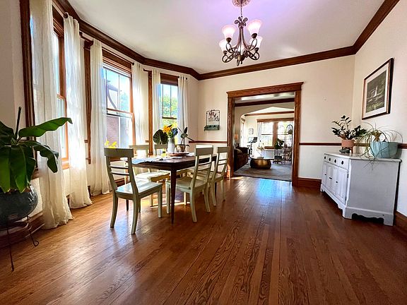 DiningRoom