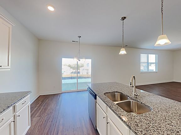 5th image of 1118 Amberly Way