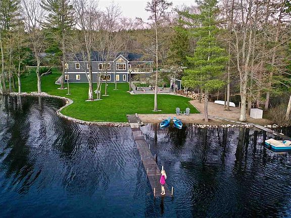 5th image of 419 Arbutus Dr