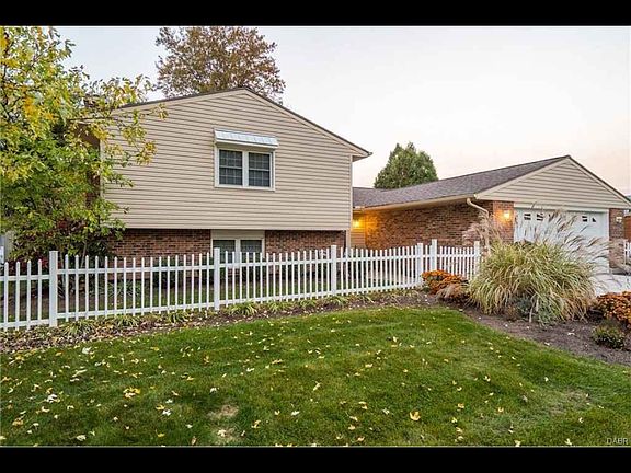 3rd image of 5812 Stonegate Ct