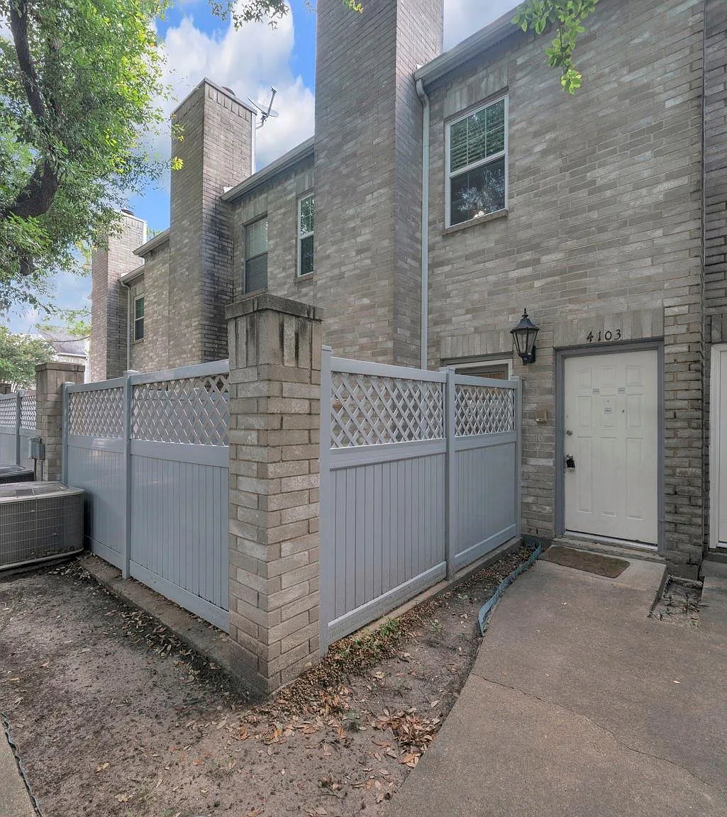 2 bed, 2.5 bath, 1640 sqft, $1,750 — Photo 1