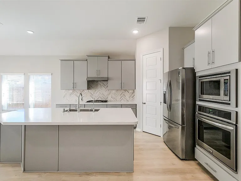 18314 Southwood Creek Dr — Photo 11