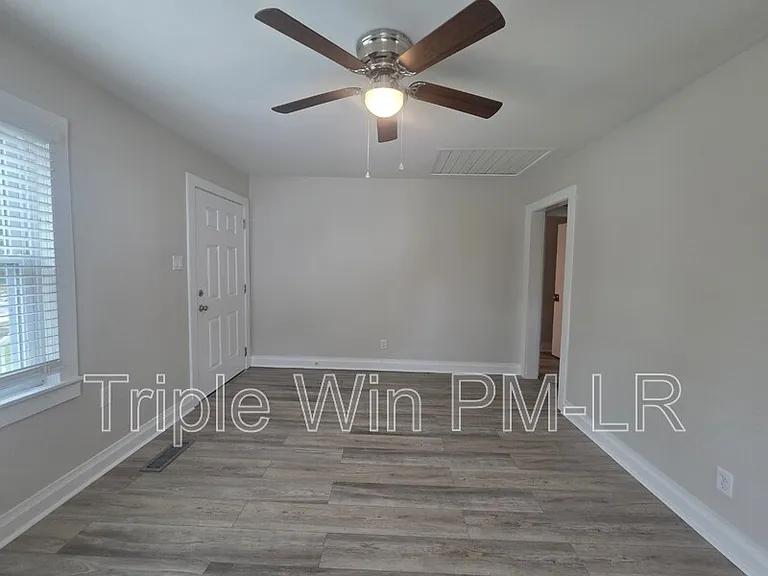 400 W 34th St — Photo 9