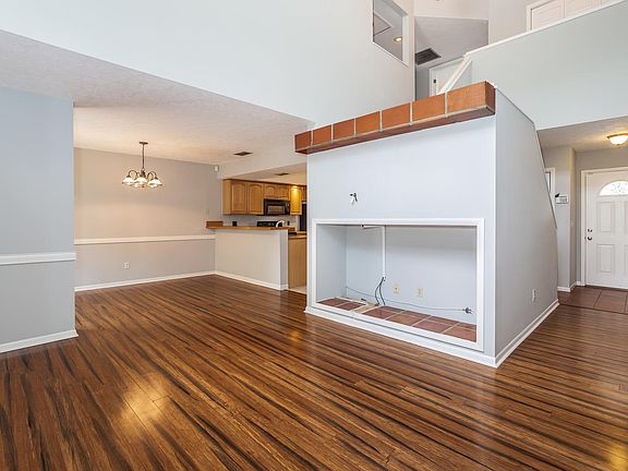 Living Room & Media Center