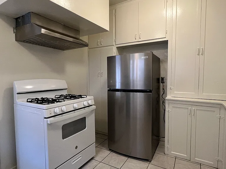 1171 Huntington Dr #D — Photo 18