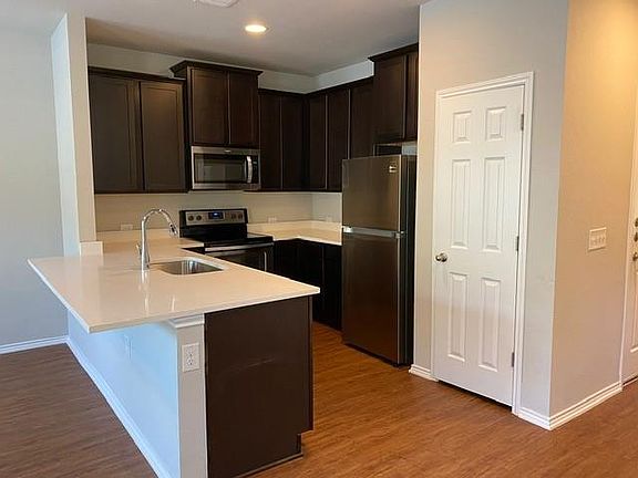 5th image of 9510 Woodvale Dr #A