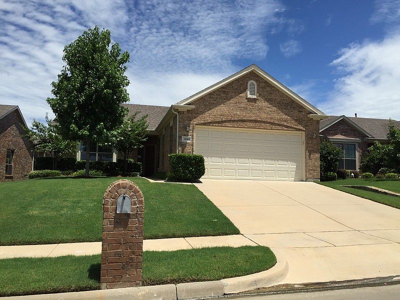 2nd image of 3901 Pineoak Ln