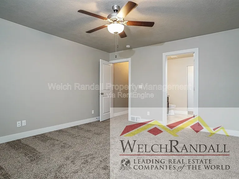2542 S Andover St — Photo 16