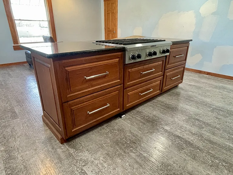 Island with 6 Burner Range Gas Stove