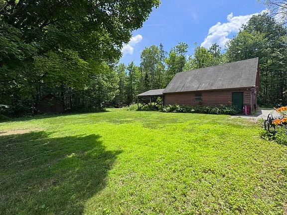 5th image of 723 Middle Road