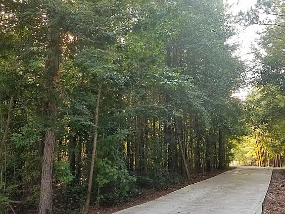 4th image of 100 Lee Road 250