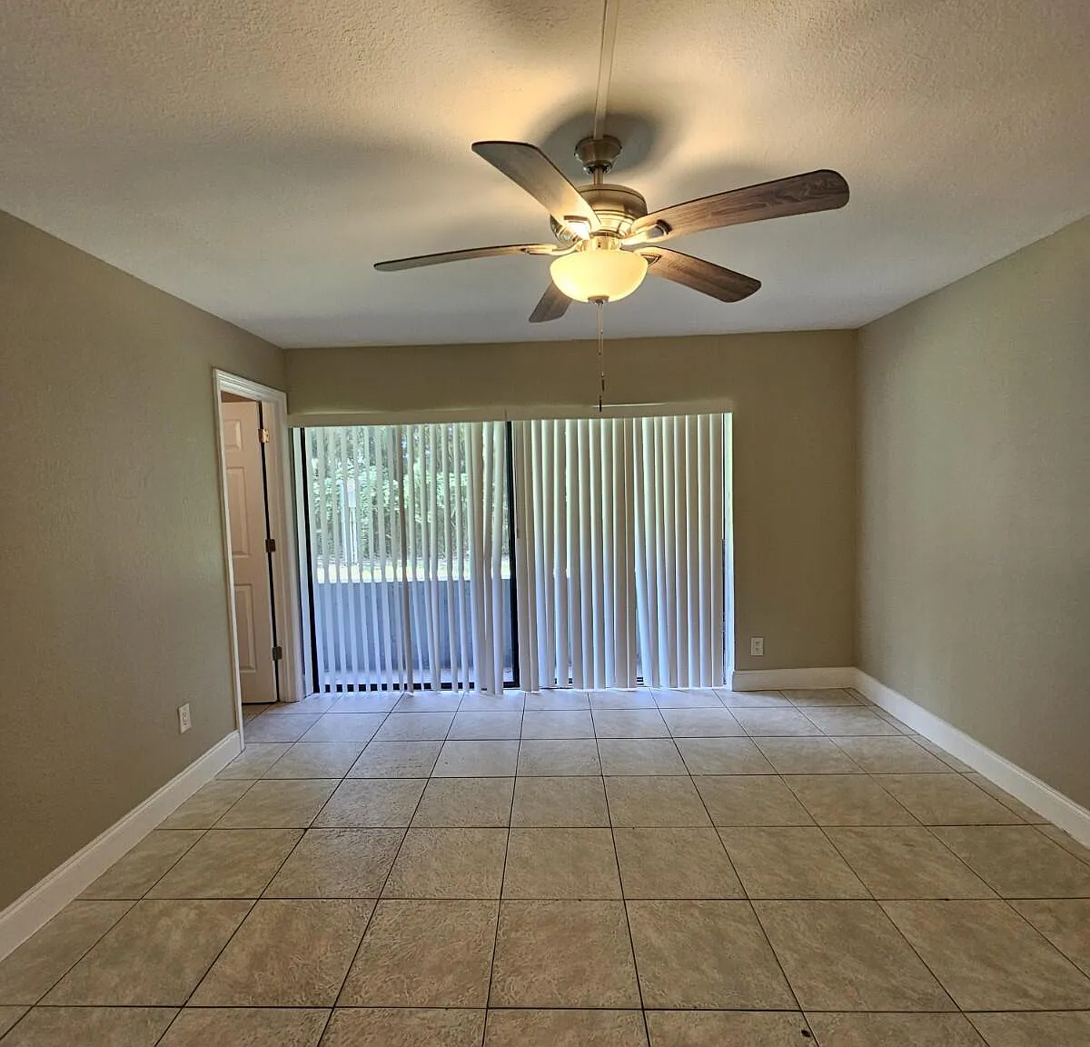 2 bed, 1.0 bath, 775 sqft, $1,600 — Photo 1