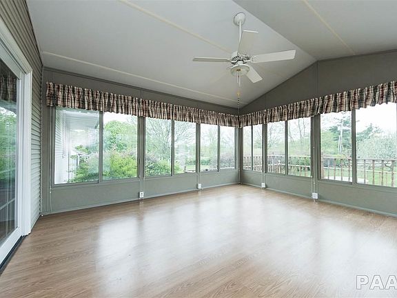 4th image of 610 Wilshire Dr