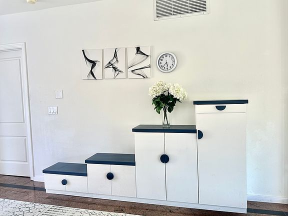 Entrance(Unfurnished house)