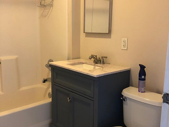 5th image of 535 Vandalia Ave #1