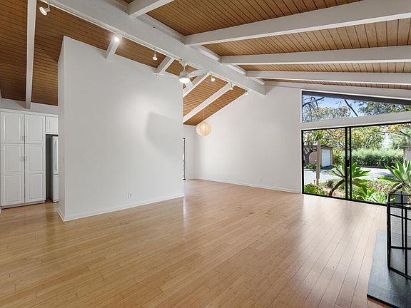 2nd image of 555 N La Cumbre Rd