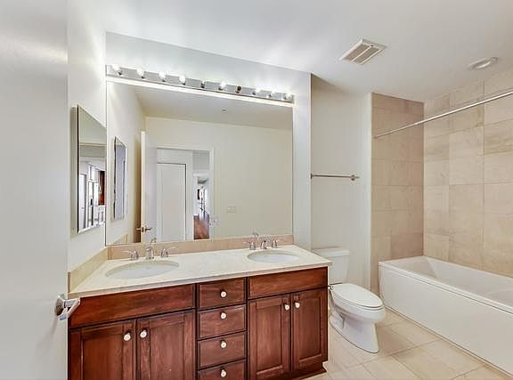 3rd image of 1235 S Prairie Ave APT 3405