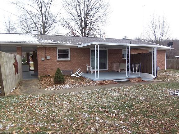 4th image of 368 Valley Manor Ln
