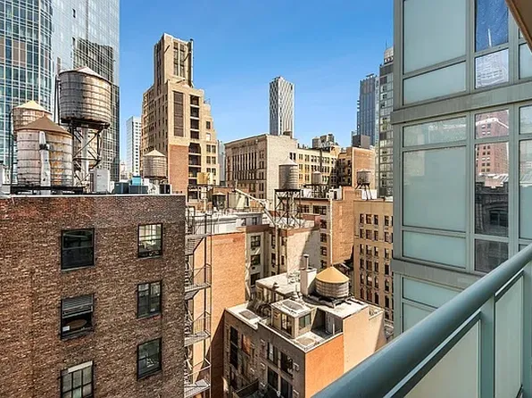 325 Fifth Avenue 19D image 2 of 5