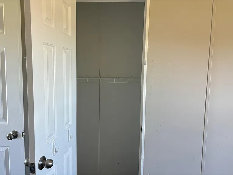 414 FM 969 — Photo 18