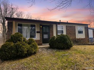 10418 Castle Dr, Saint Louis, MO 63136