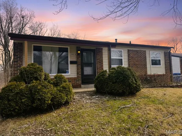 10418 Castle Dr, Saint Louis, MO 63136