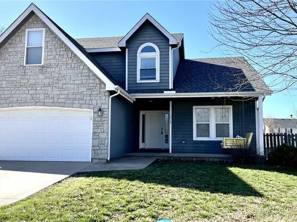 1310 S Pin Oak Cir, Ottawa, KS 66067