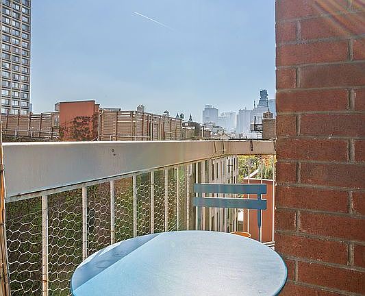 5th image of 184 Thompson St APT 5A