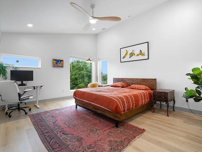 530 Continental Dr — Photo 24