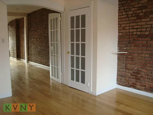 Rented by KVNY Soho | media 43