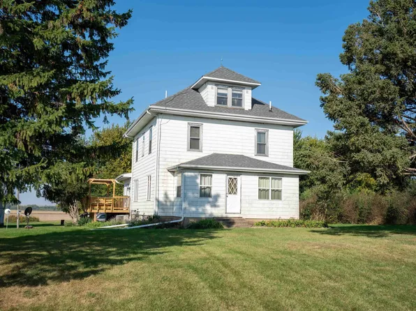 11857 L Ave, Parkersburg, IA 50665