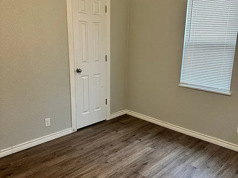 1713 NW Irwin Ave — Photo 14