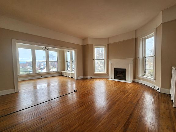 2nd image of 814 Center Ave APT D