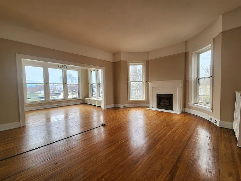 814 Center Ave #D — Photo 2