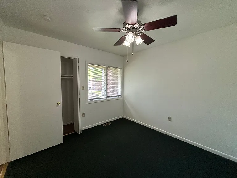 325 Shenandoah Cir — Photo 13