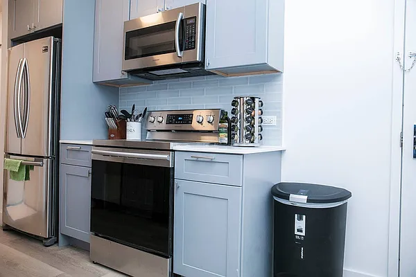 Rented by Charney Real Estate LLC | media 28