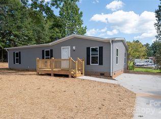 1909 Parkwood Dr, Lenoir, NC 28645