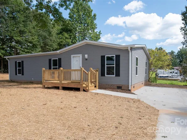 1909 Parkwood Dr, Lenoir, NC 28645