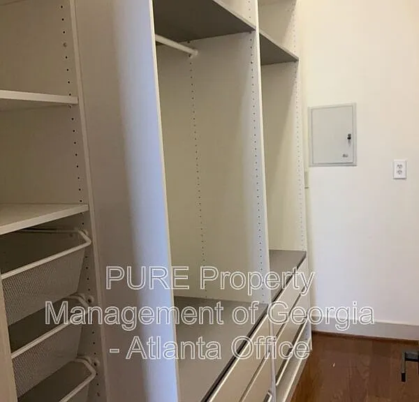 89 Mangum St SW #102 — Photo 14