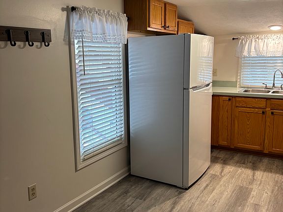 3rd image of 205 S Ottawa St APT 1
